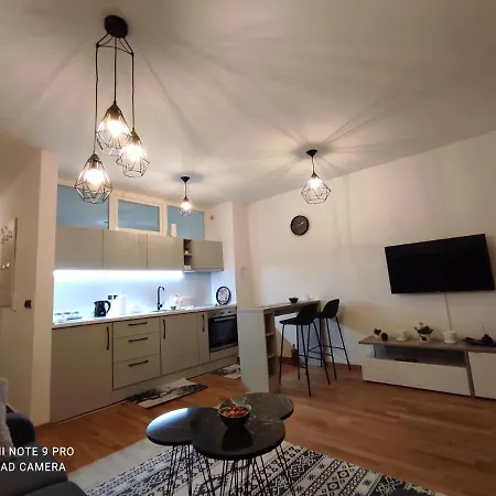 Bulevar & Free Garage Apartamento