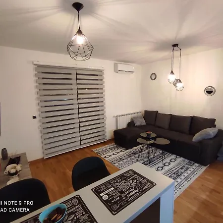 Bulevar & Free Garage