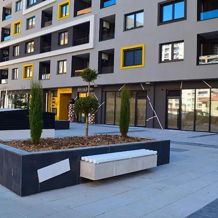Bulevar & Free Garage