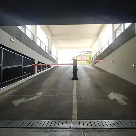 Bulevar & Free Garage